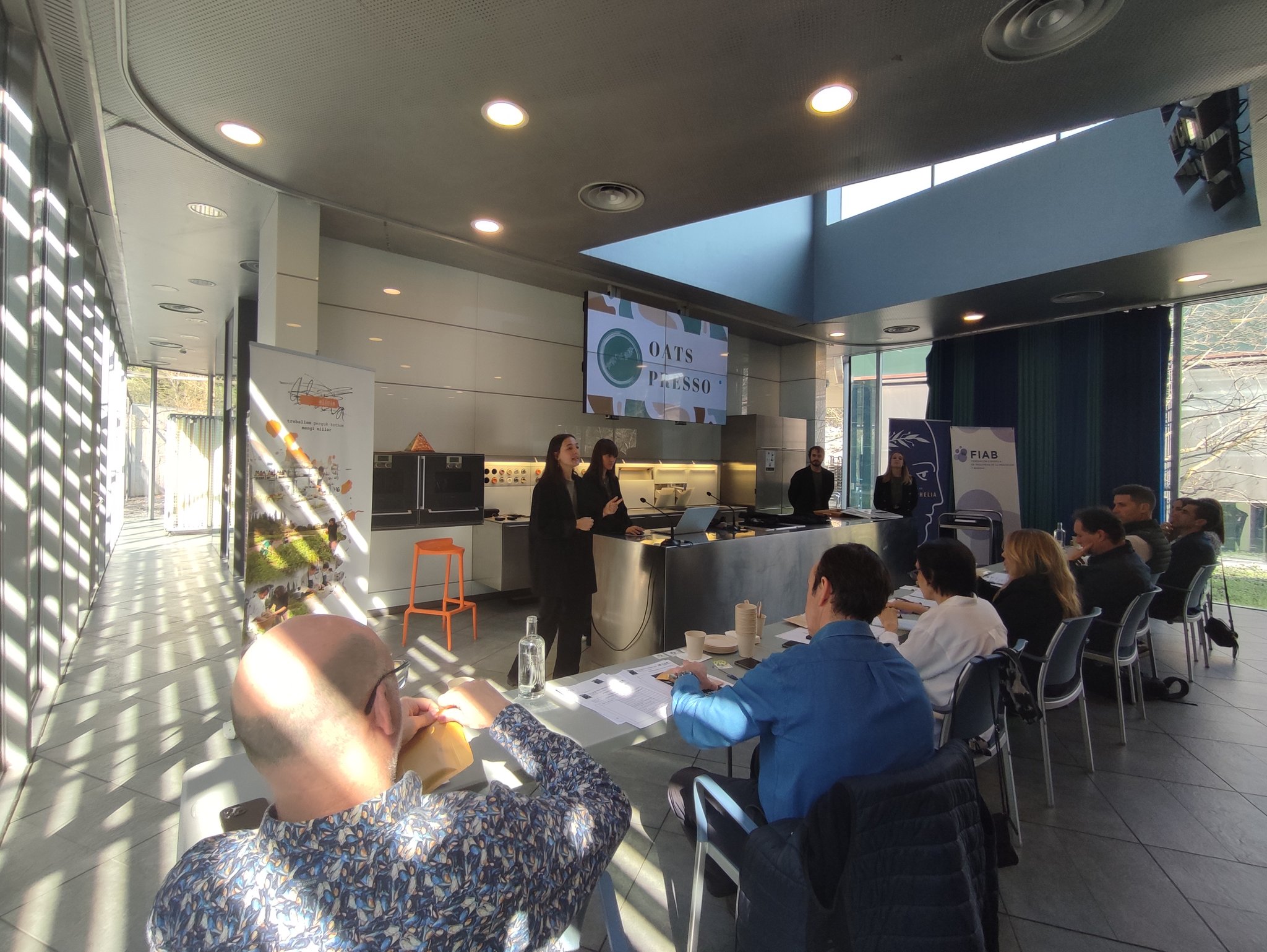 Fotografía de: Oatspresso, el producto elaborado por estudiantes del CETT, ha obtenido el segundo premio en Ecotrophelia España. | CETT